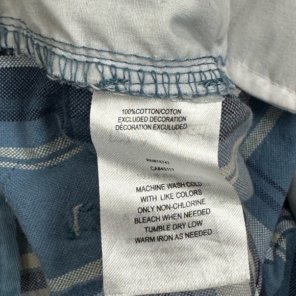 Women’s Natural Relflections 8 Medium Shorts Plaid Blue Chino Khakis 4 Pockets - Picture 8 of 8